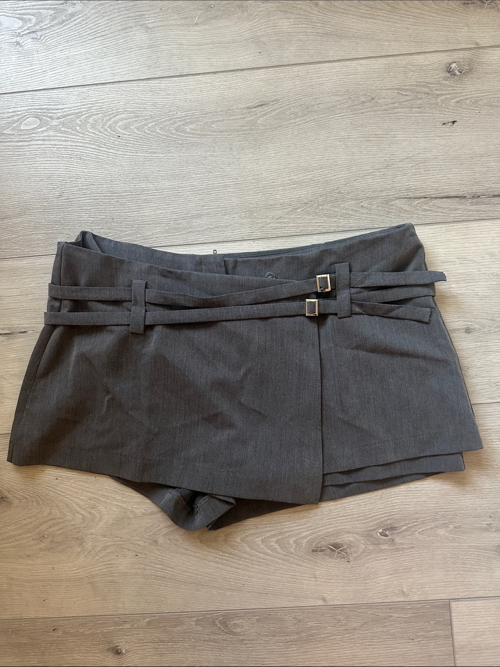 Lioness Charcoal Double-Belt Skort